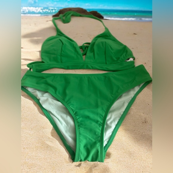 CUPSHE | Vanessa Vacation Cutout Strappy Halter & Hipster Bikini Set - Picture 2 of 15